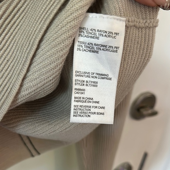 BLANC NOIR | Portola Beige Sweater with Black Accents - Picture 6 of 15